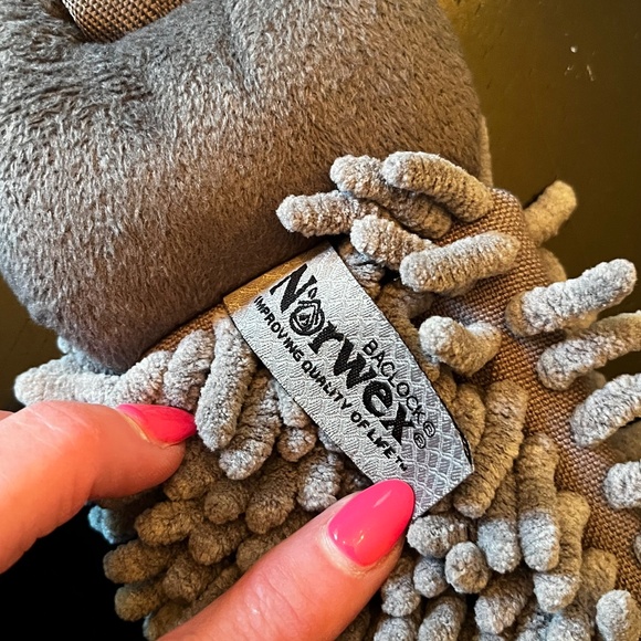 Norwex Pet To Dry Hanging Kids Hand Towel Chenille Microfiber Cat - Picture 2 of 3